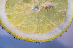 おりものが酸っぱい匂いがするのは正常か？