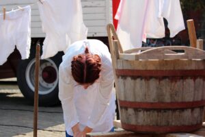 下着をつけ置き洗いしていいの？効果と注意点を解説！
